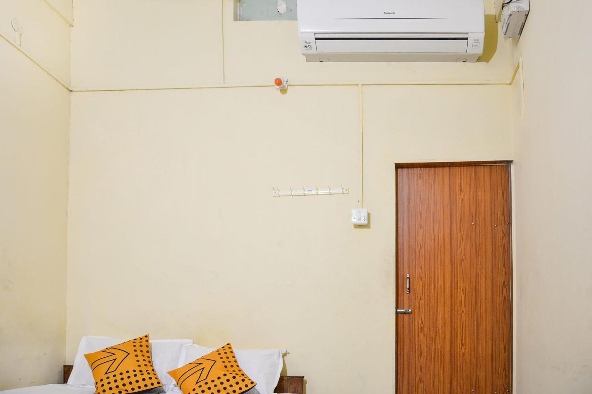 Hotel O Flagship The Residence Inn Brahmapur Esterno foto