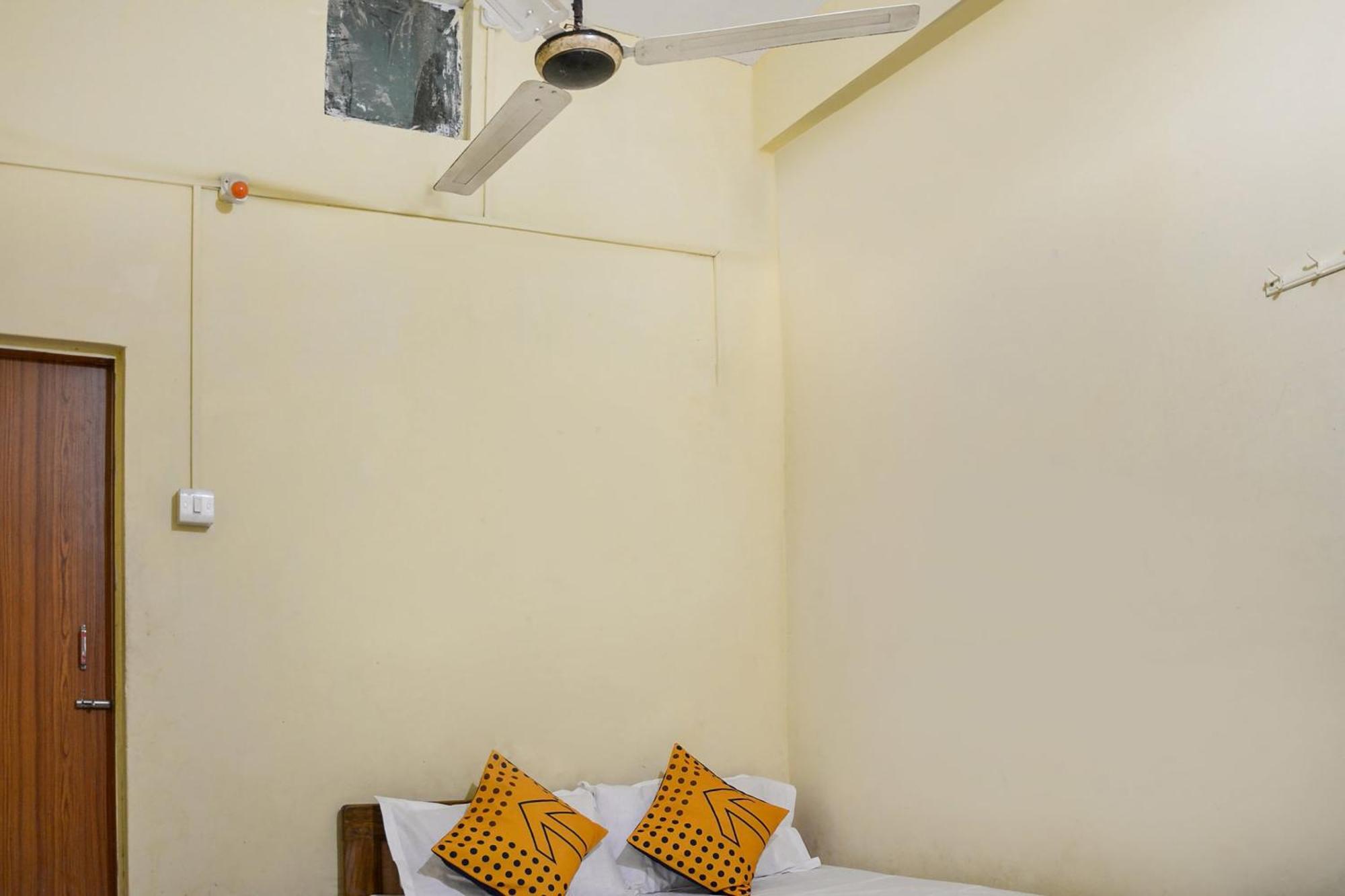 Hotel O Flagship The Residence Inn Brahmapur Esterno foto